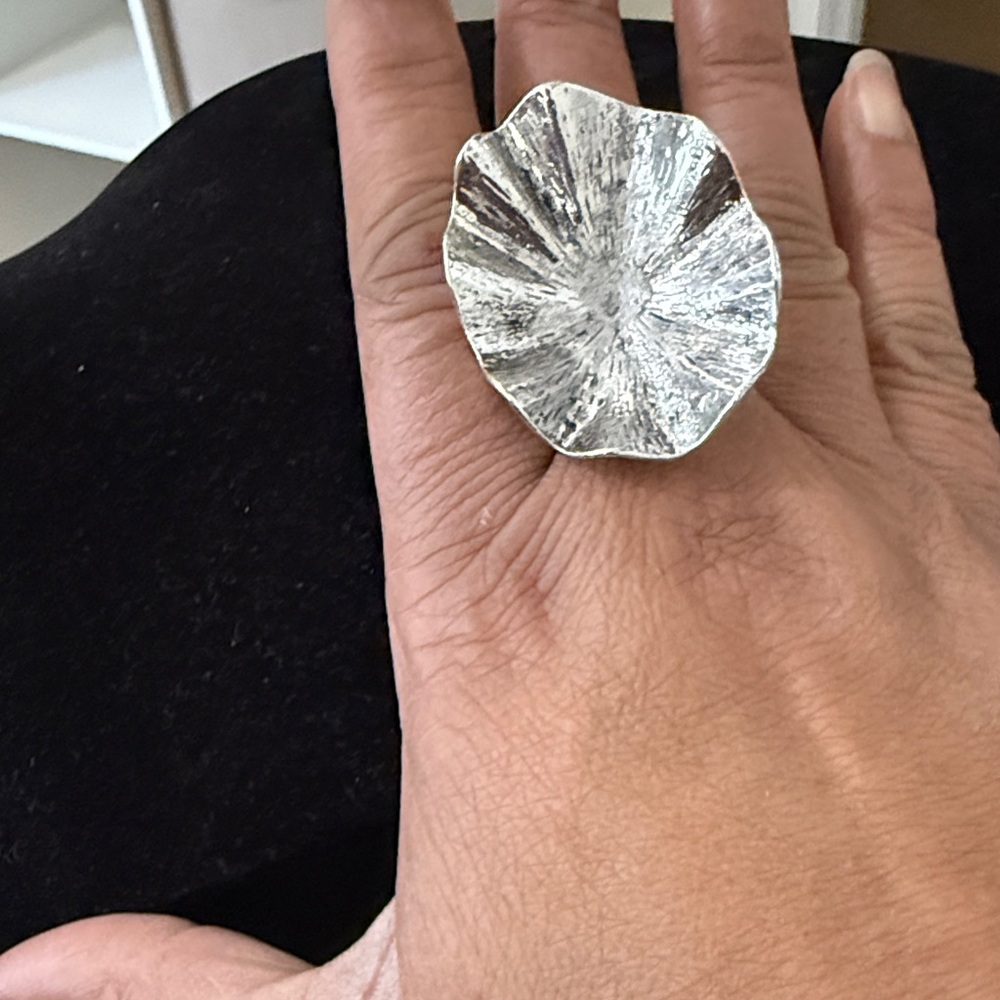 Silver Textured Decorative stretchable ring - Organic Petal Design